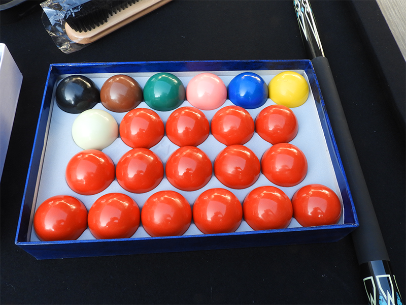 Walker & Simpson Vegas Deluxe 7ft Slate Pool Table with Dining Top